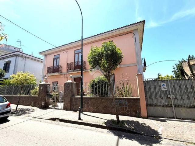 Villa Indipendente in vendita a Portici, Campania