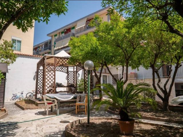 Villa Indipendente in vendita a Portici, Campania