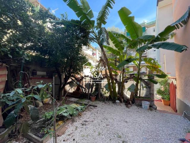 Villa Indipendente in vendita a Portici, Campania