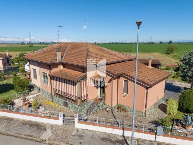 Villa Indipendente in vendita a Spinosa, Porto Mantovano