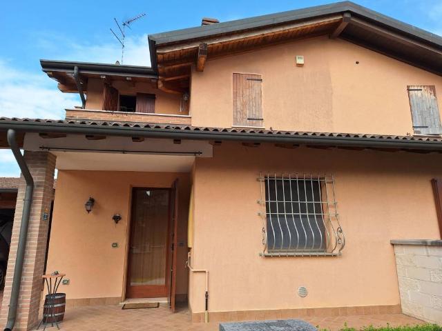 Villa Indipendente in vendita a Spinosa, Porto Mantovano