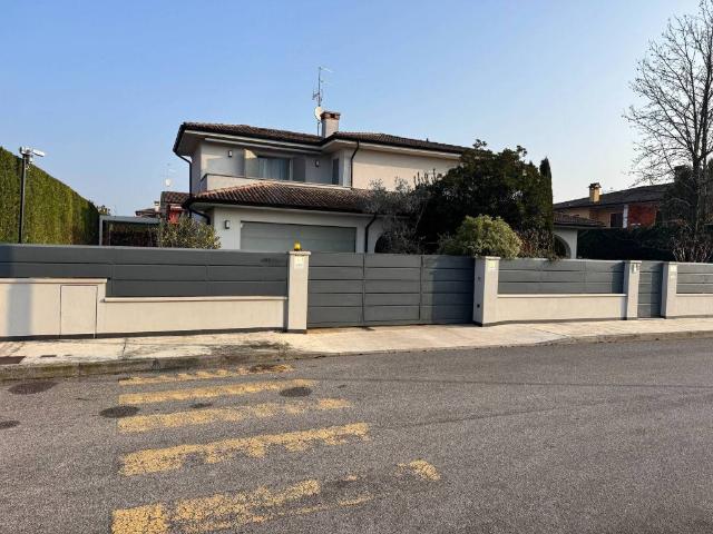 Villa Indipendente in vendita a Montata Carra, Porto Mantovano