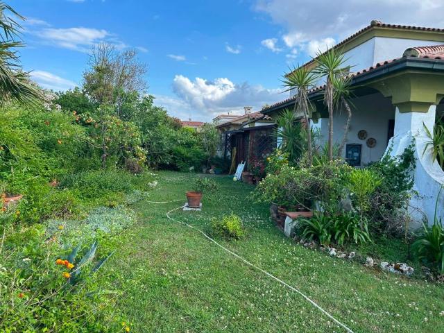 Villa Indipendente in vendita a Scossicci, Porto Recanati