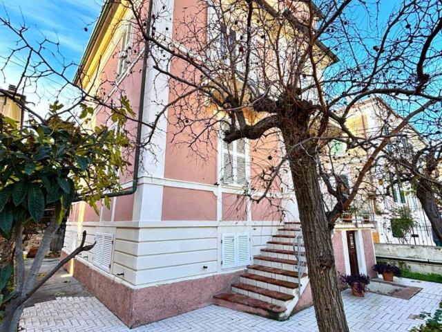 Villa Indipendente in vendita a Marche, Fermo