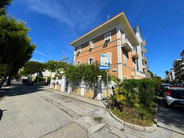 Villa Indipendente in vendita a Marche, Fermo