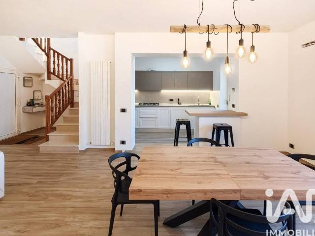 Villa Indipendente in vendita a Centro, Marche