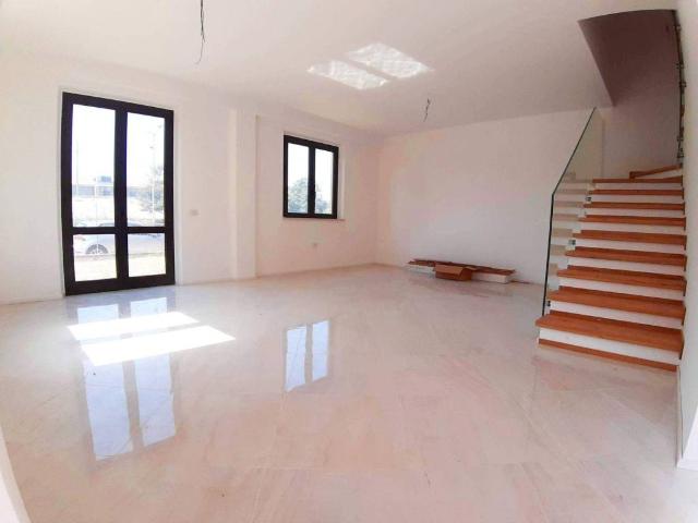 Villa Indipendente in vendita a Faleriense, Marche