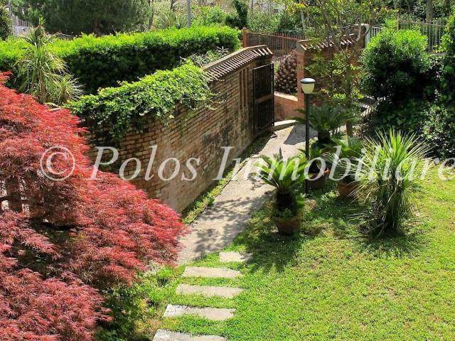 Villa Indipendente in vendita a Centro, Marche