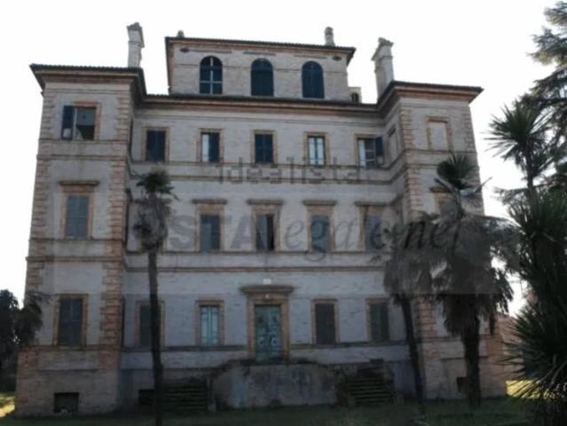 Villa Indipendente in vendita a Faleriense, Marche