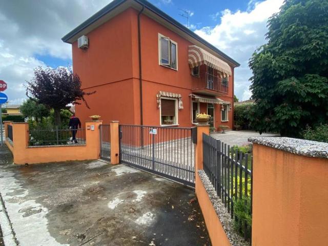Villa Indipendente in vendita a Porto Tolle, Donzella