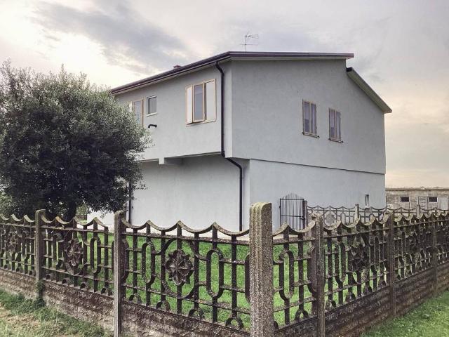 Villa Indipendente in vendita a Porto Tolle, Polesine Camerini