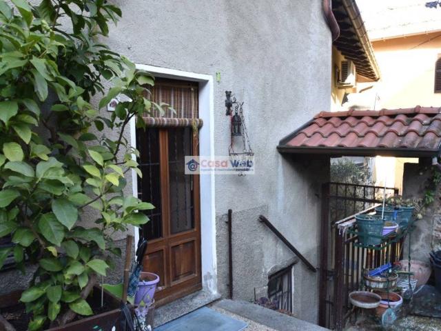 Villa Indipendente in vendita a Comunità Montana Valli del Verbano, Porto Valtravaglia