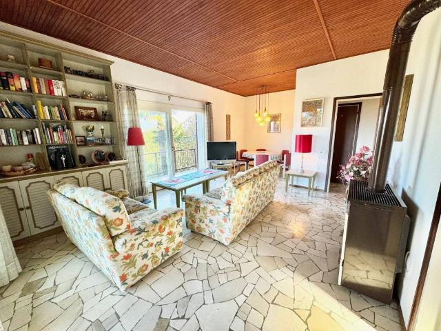 Villa Indipendente in vendita a Comunità Montana Valli del Verbano, Porto Valtravaglia