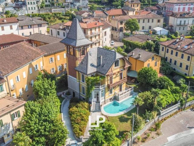 Villa Indipendente in vendita a Comunità Montana Valli del Verbano, Porto Valtravaglia