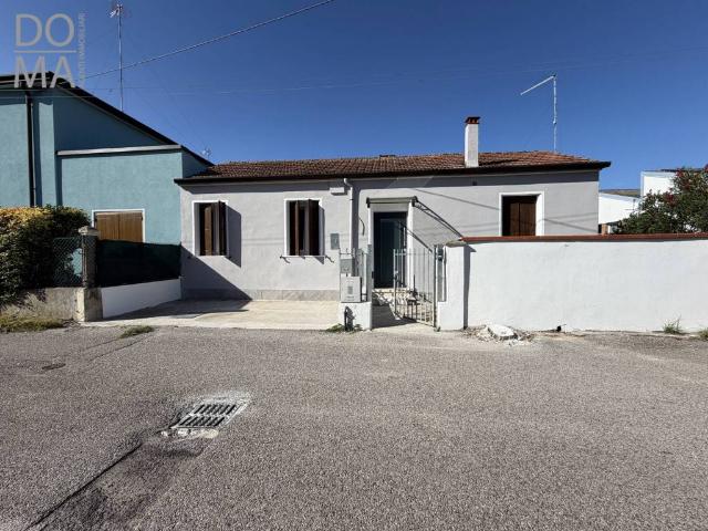 Villa Indipendente in vendita a Porto Viro, Veneto