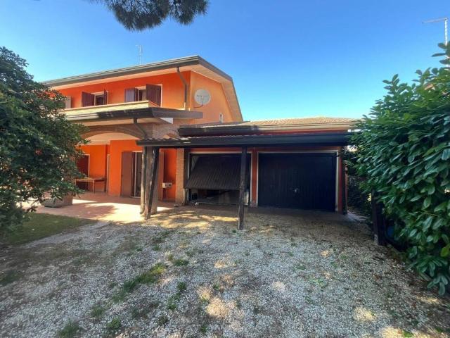 Villa Indipendente in vendita a Porto Viro, Veneto