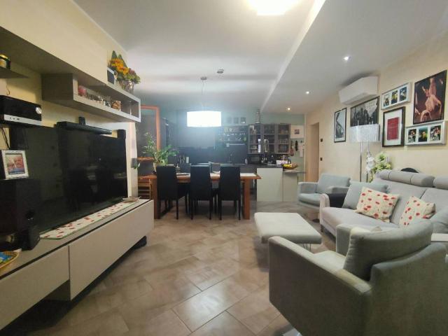 Villa Indipendente in vendita a Porto Viro, Veneto