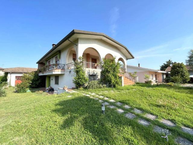Villa Indipendente in vendita a Porto Viro, Veneto