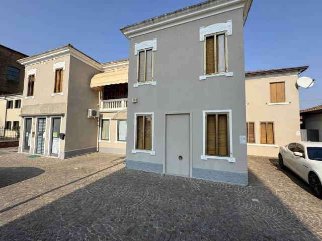 Villa Indipendente in vendita a Porto Viro, Veneto