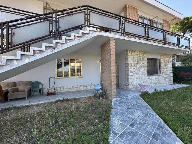 Villa Indipendente in vendita a Porto Viro, Veneto
