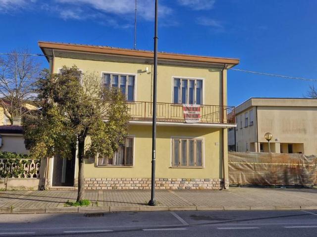 Villa Indipendente in vendita a Contarina, Porto Viro