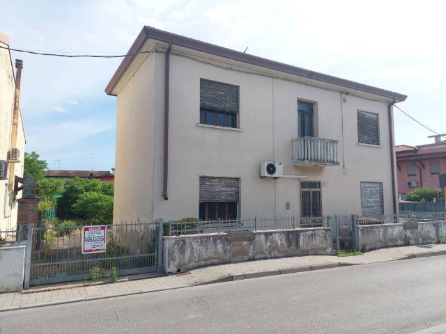 Villa Indipendente in vendita a Porto Viro, Veneto