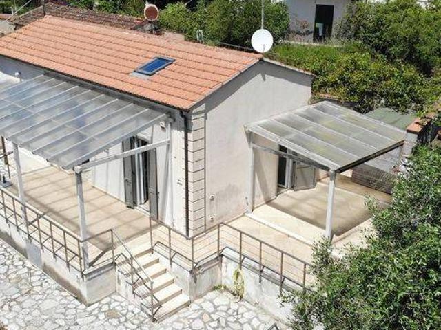 Villa Indipendente in vendita a Magazzini, Portoferraio