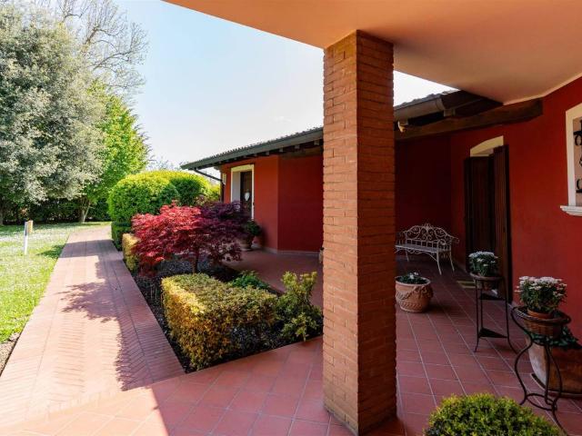 Villa Indipendente in vendita a Portogruaro, Veneto