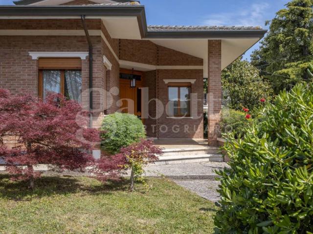 Villa Indipendente in vendita a Portogruaro, Veneto