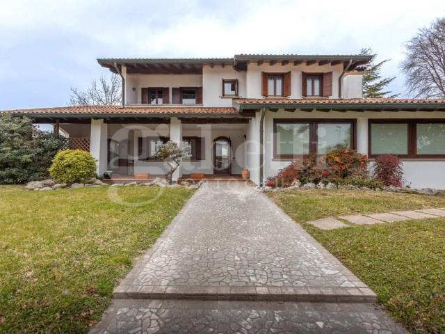 Villa Indipendente in vendita a Portogruaro, Veneto