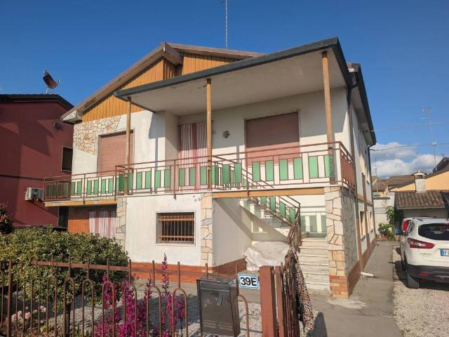 Villa Indipendente in vendita a Portomaggiore, Reggio Emilia