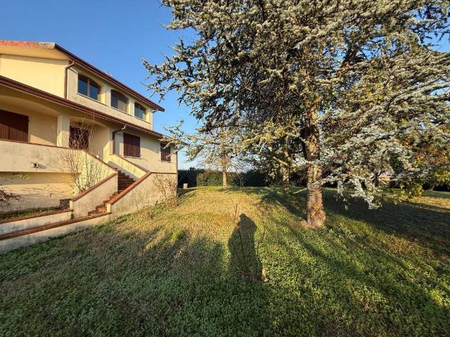 Villa Indipendente in vendita a Portomaggiore, Reggio Emilia