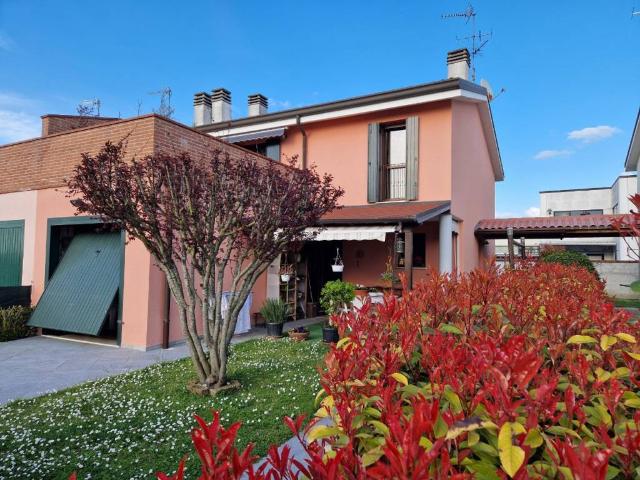 Villa Indipendente in vendita a Portomaggiore, Reggio Emilia