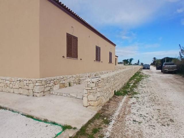 Villa Indipendente in vendita a Portopalo, Sicilia