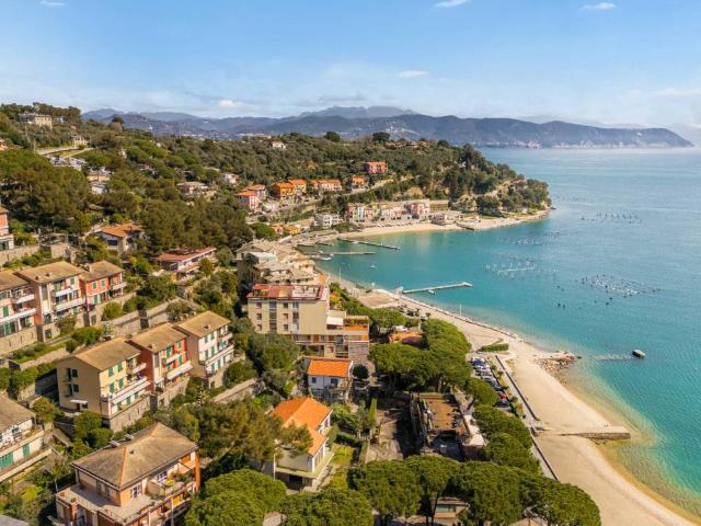Villa Indipendente in vendita a Le Grazie, Portovenere