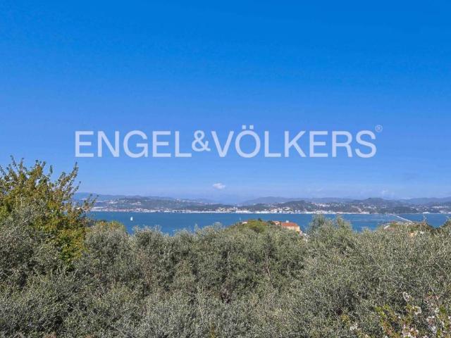 Villa Indipendente in vendita a Case Rosse, Portovenere