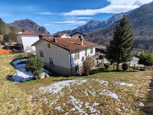 Villa Indipendente in vendita a Posina, Veneto