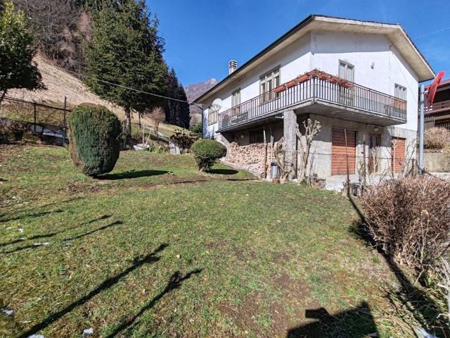 Villa Indipendente in vendita a Posina, Veneto