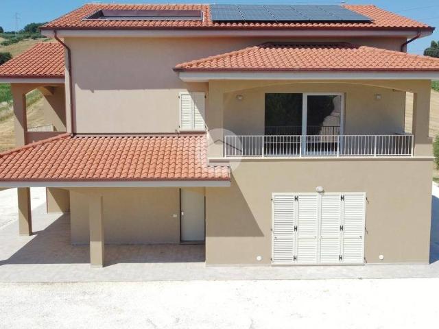 Villa Indipendente in vendita a Marche, Macerata