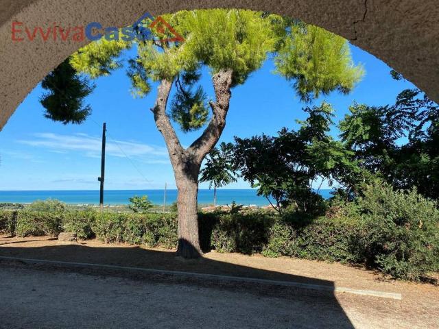 Villa Indipendente in vendita a Marche, Macerata