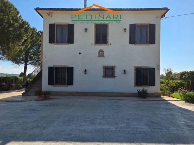 Villa Indipendente in vendita a Marche, Macerata