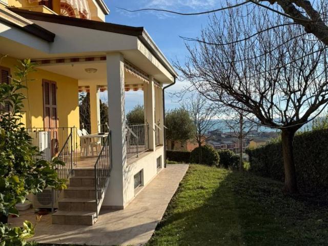 Villa Indipendente in vendita a Marche, Macerata