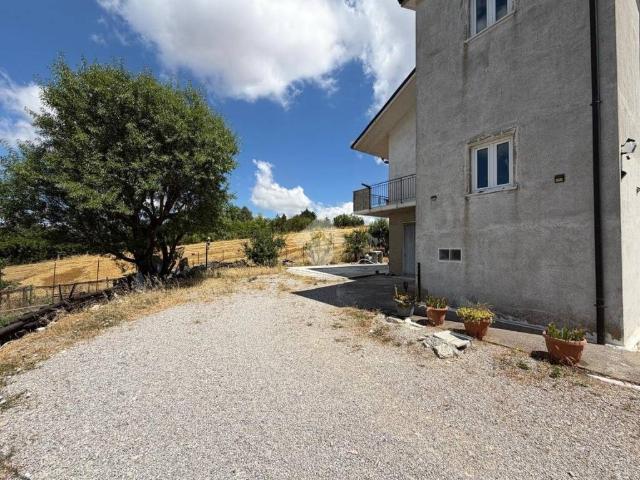 Villa Indipendente in vendita a Potenza, Basilicata