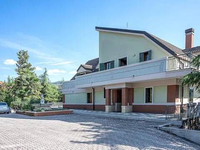 Villa Indipendente in vendita a Bucaletto, Potenza