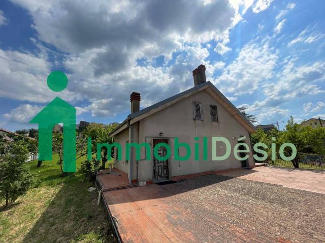 Villa Indipendente in vendita a Quartiere Università, Potenza