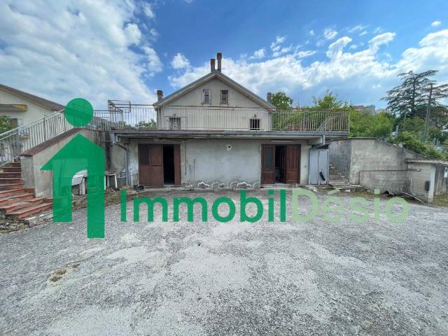 Villa Indipendente in vendita a Quartiere Università, Potenza