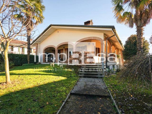 Villa Indipendente in vendita a Povegliano, Veneto