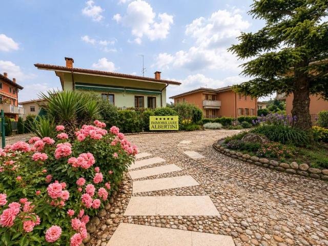 Villa Indipendente in vendita a Povegliano Veronese, Veneto