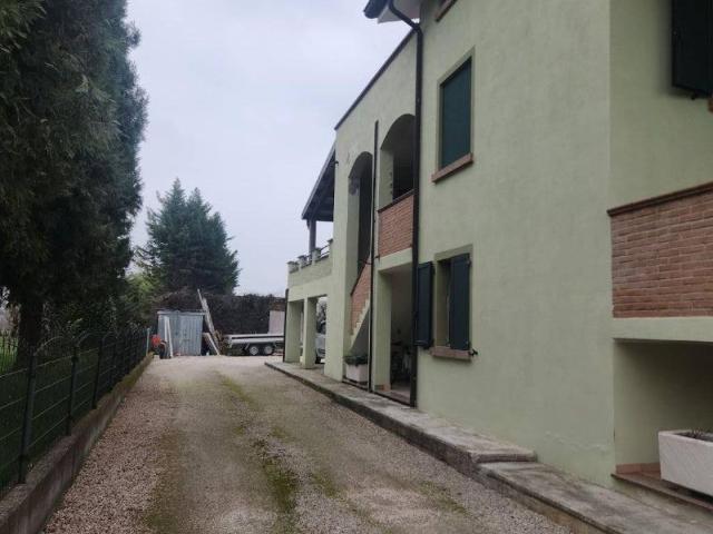 Villa Indipendente in vendita a Bassa Reggiana, Re