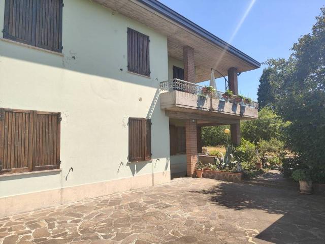 Villa Indipendente in vendita a Bassa Reggiana, Re